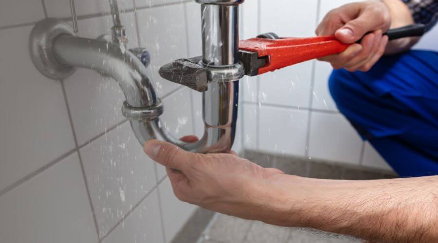 Expert burst pipe repair services in Saint Francis, SD